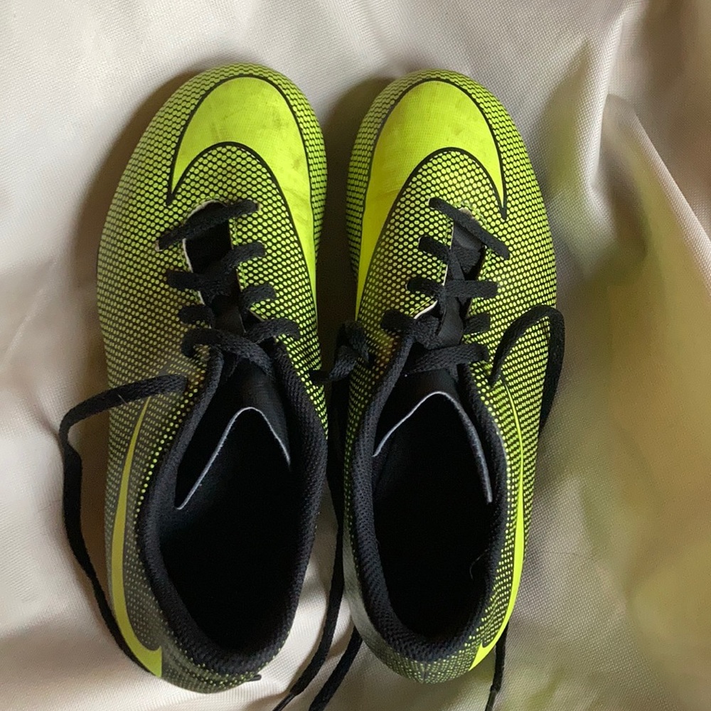Nike Youth Soccer cleats size 6